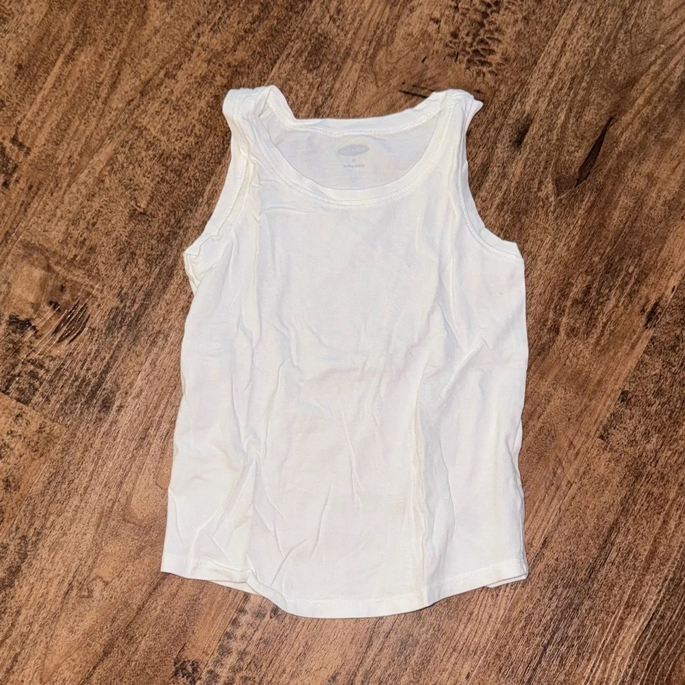 White Sleeveless 4t Top